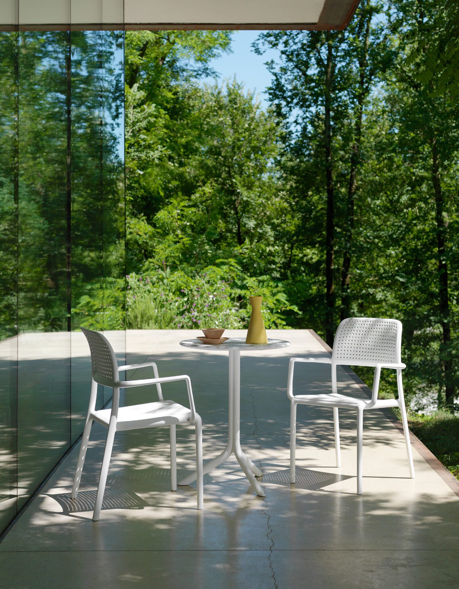 Nardi_chairs_BORA_ambient images4_HR Mesa Auxiliar Step Nardi