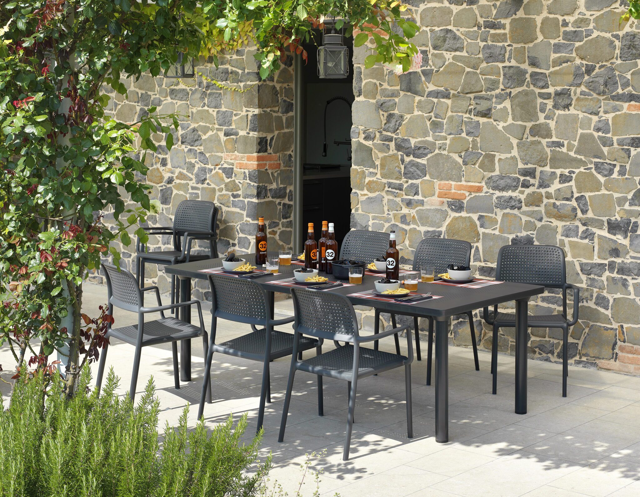 Nardi_tables_LIBECCIO_ambient images1_HR