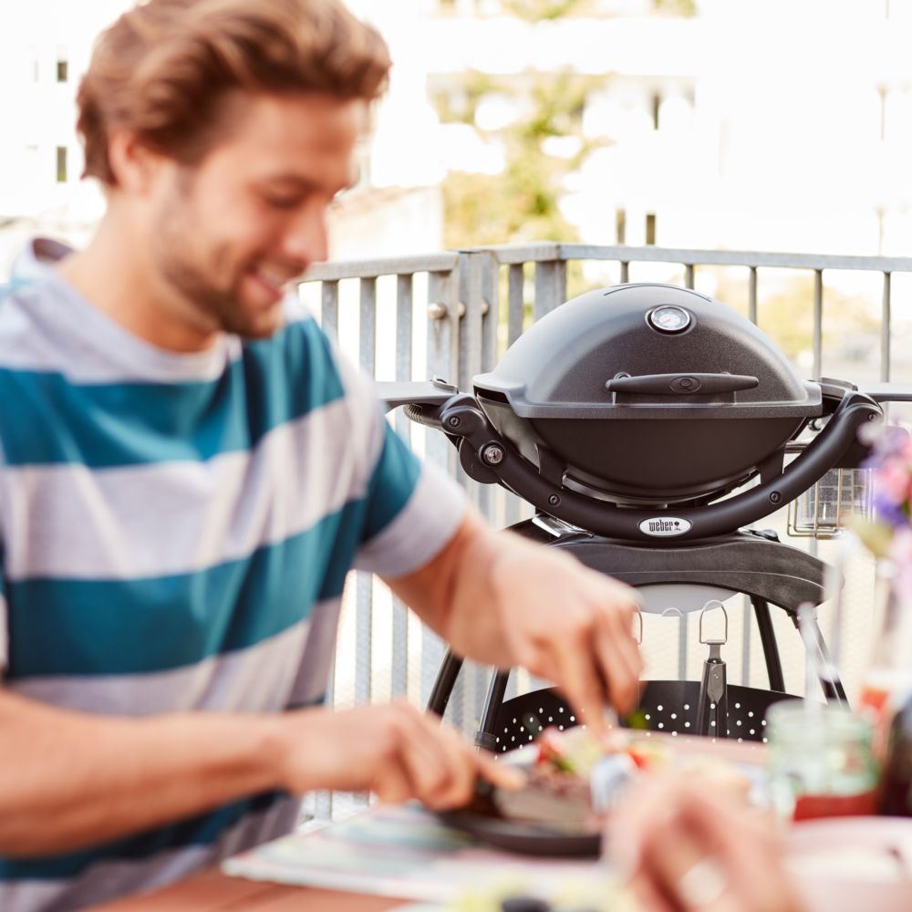 44221-barbecue-gaz-weber-q1200-noir-5