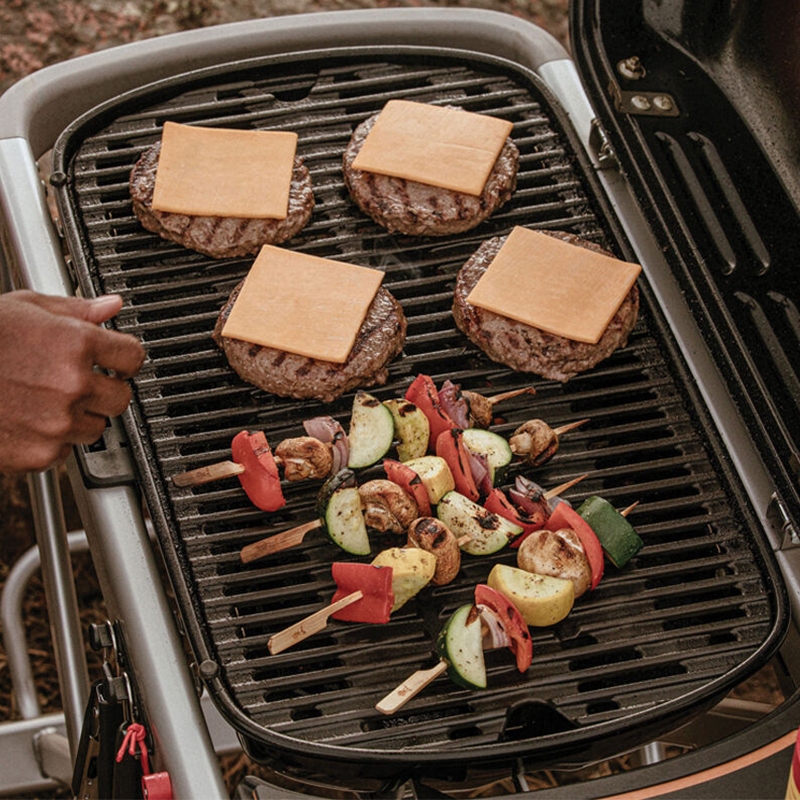 Traveler_Features_LargeGrillingArea_1000x800