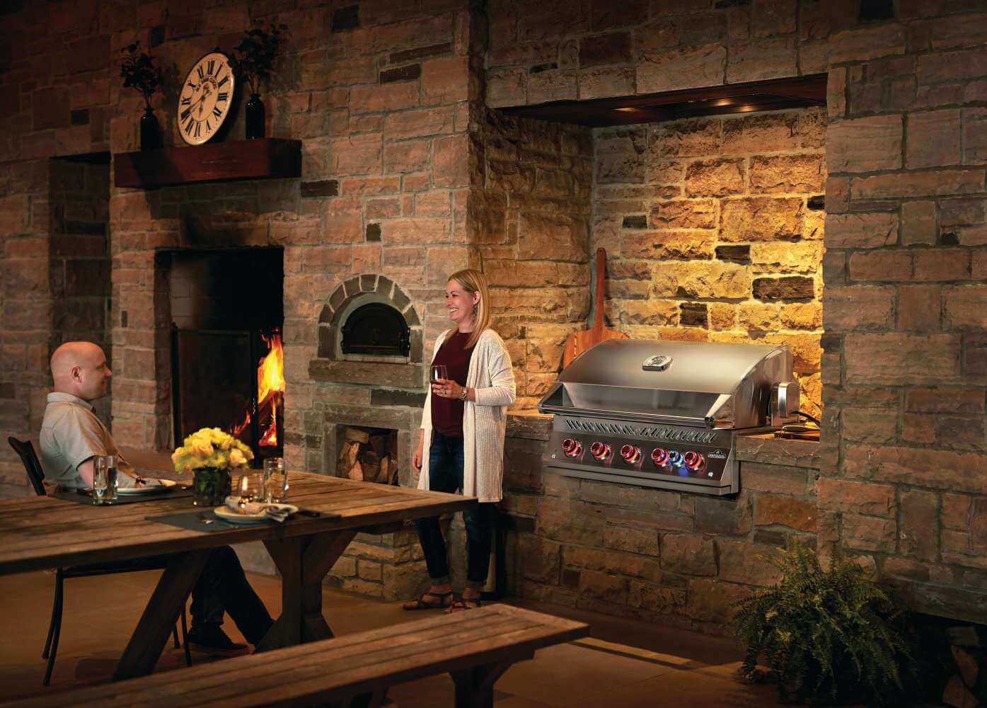 BIG38RBNSS-1-Web-Gallery-07-700-Series-BIG38RB-Life-Wood-Fireplace-Grill-on-with-People