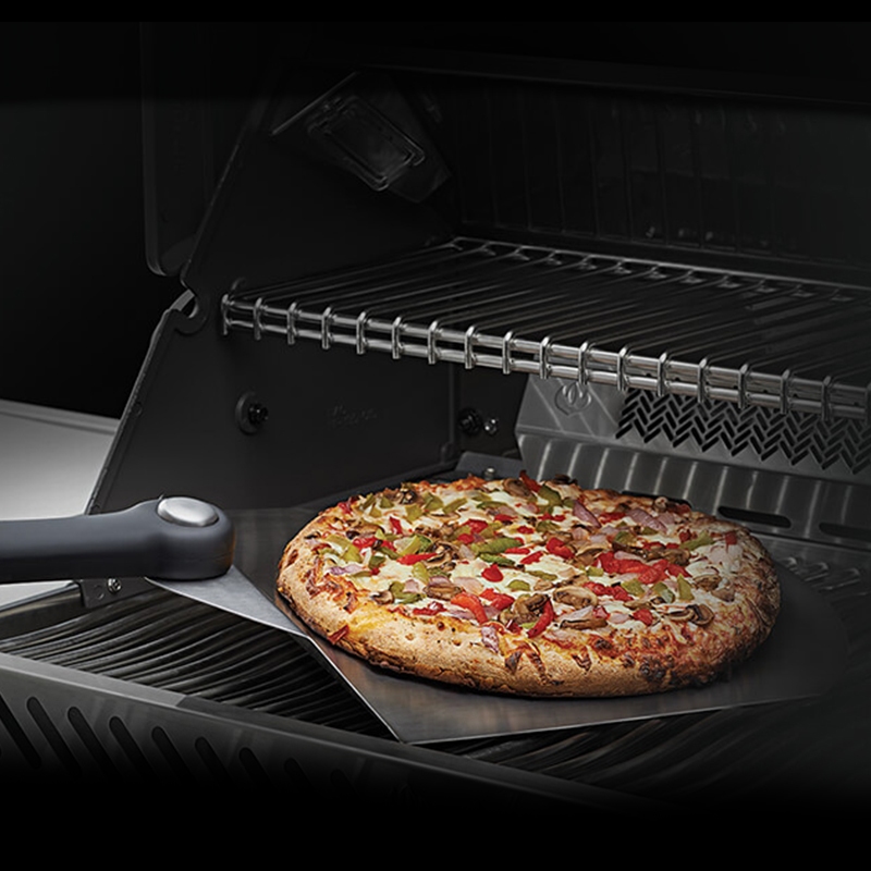 70003-pizza-spatula-inuse