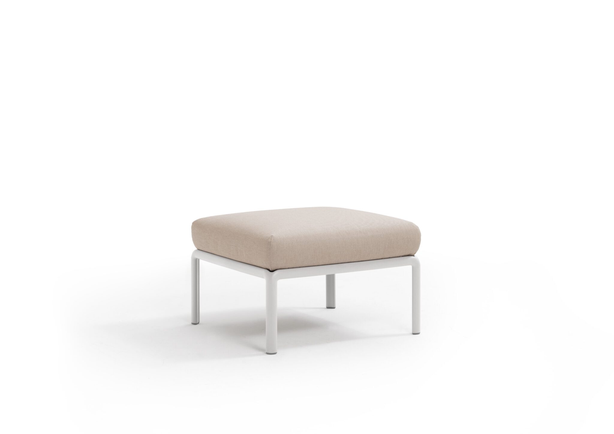 Nardi_sofas_KOMODOpouf_bianco_canvasSunbrella_HR