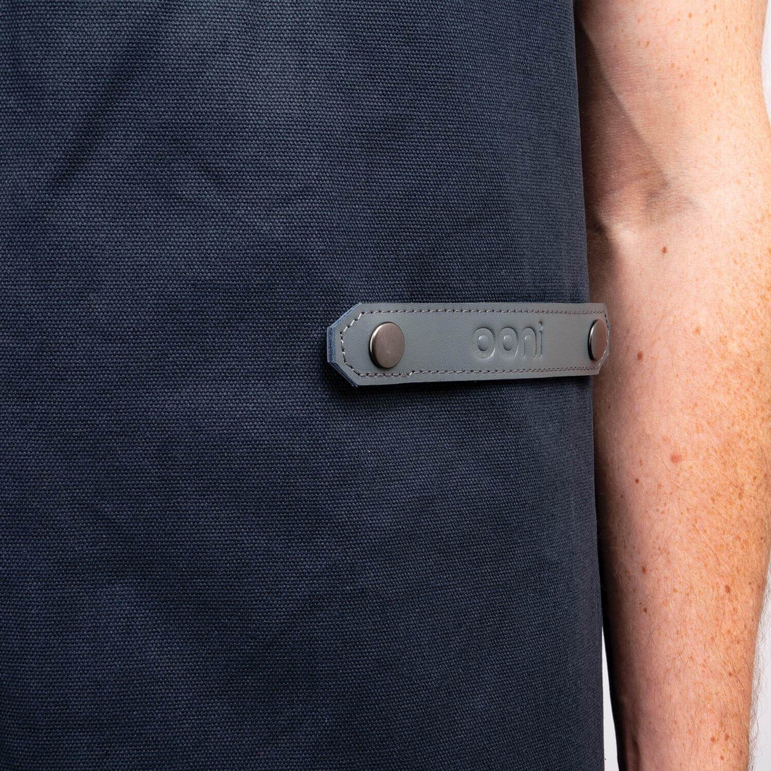 Ooni-Apron-Lifestyle-1500px