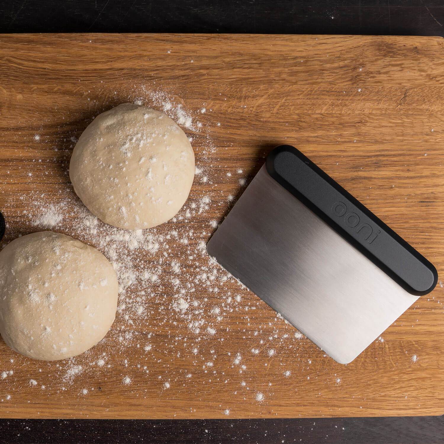 Ooni-Dough-Scraper-Lifestyle2